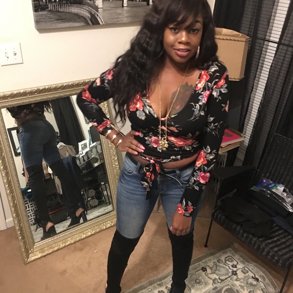 Floral rap tie blouse - Picture 3 of 5